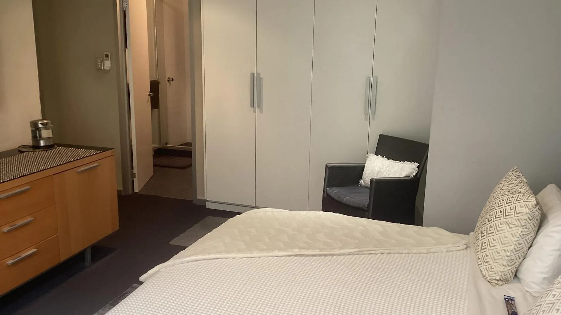 New York On King Aparthotel Perth 0*,  Australia