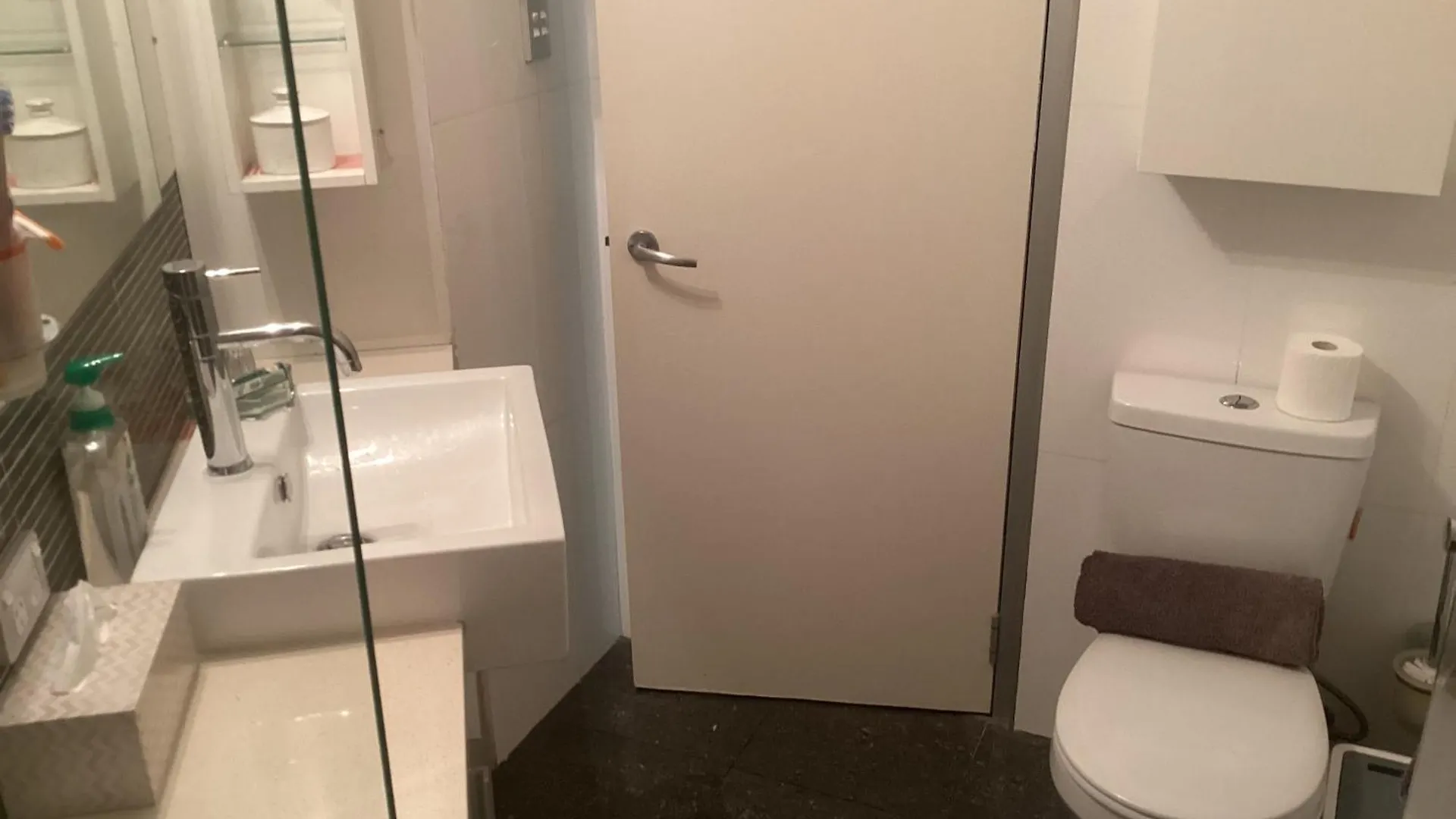 New York On King Aparthotel Perth Apartment